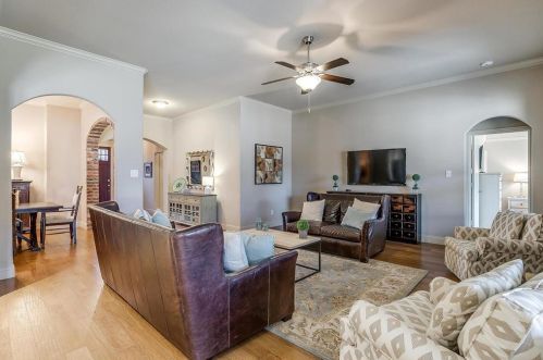 405 Sterling Dr, Fort Worth TX  76126-2461 exterior