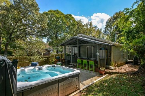 2475 Hazel Dr, Atlanta GA  30316-3405 exterior