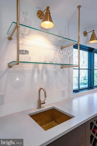 603 Gravers Ln, Philadelphia PA 19118-2806 exterior