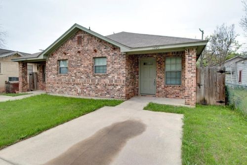 1920 Galveston Ave, Fort Worth TX  76110-1619 exterior