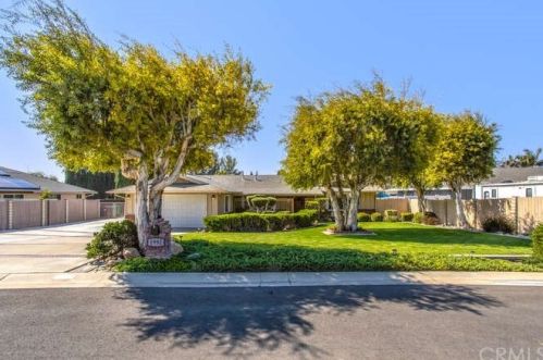 1992 Paddock Ln, Norco, CA 92860-2661