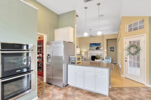 522 Thunderbrook Rd, Garland TX 75044-4956 exterior