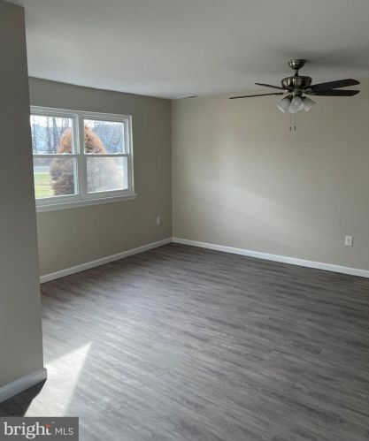 16 Florence Tollgate Pl, Florence NJ  08518-3101 exterior