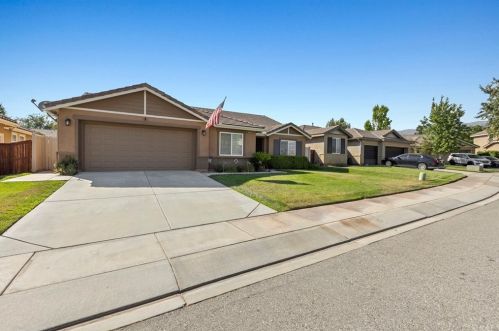 1365 Larkspur Ln, Beaumont, CA 92223-2094