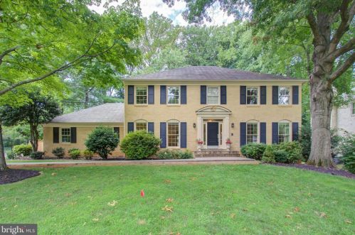 1320 Timberly Ct, Mc Lean, VA 22102-2522