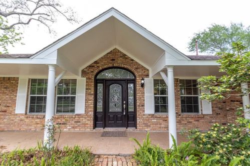 618 Bay Vista Dr, Taylor Lake Village TX  77586-3002 exterior