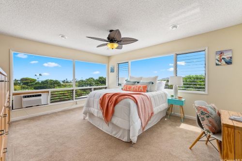 4933 Waa St, Honolulu HI  96821-1445 exterior