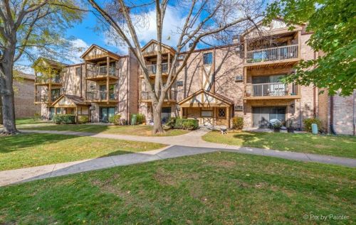 827 Dwyer Ave, Arlington Hts, IL 60005-2447