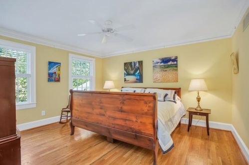 453 Manor Ridge Dr, Atlanta GA  30305-3509 exterior
