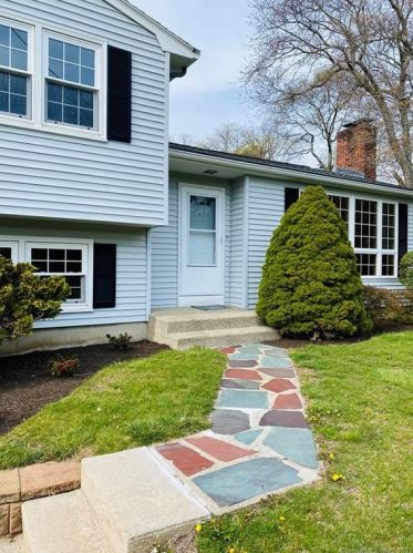 29 Old Black Point Rd, Niantic, CT 06357-2815