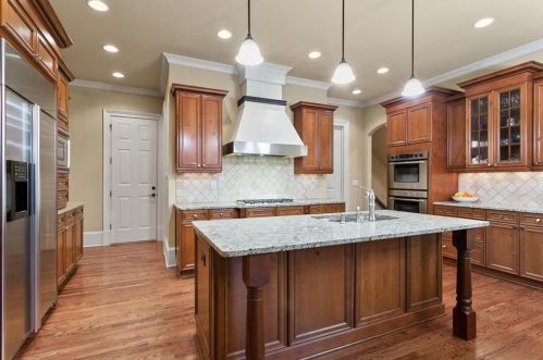 5850 Garber Dr, Atlanta GA  30328-5151 exterior