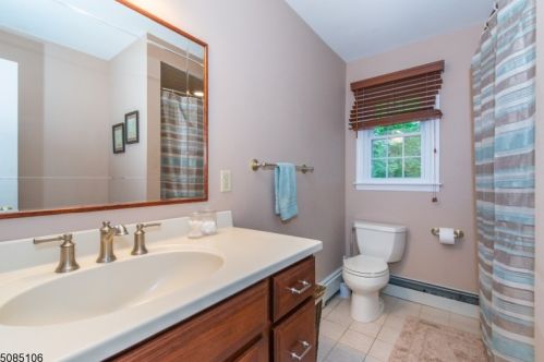 40 Lake Shore Dr, Dover NJ  07803-2936 exterior