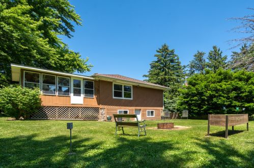 460 Trevor Rd, Antioch, IL 60002-9231