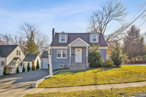 19 Elmwood Ave, Town Center, NJ 07052-1806