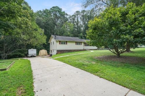 527 Rivercrest Dr, Holly Springs, GA 30188-4224