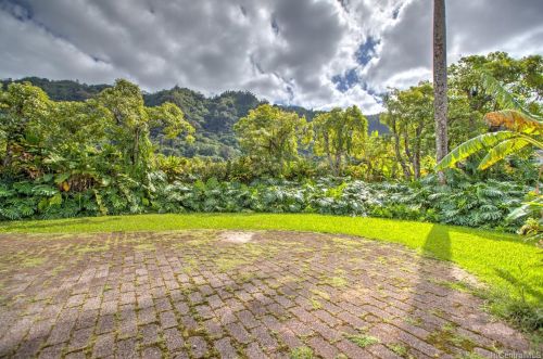 3136 Alika Ave, Honolulu HI  96817-1103 exterior