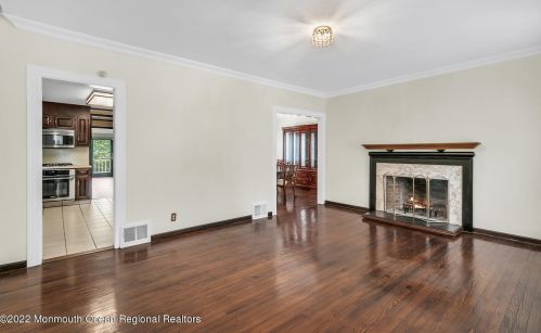 6 Mclaren St, Tinton Falls NJ  07701-2408 exterior