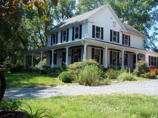 1818 Daisy Rd, Woodbine, MD 21797-8412