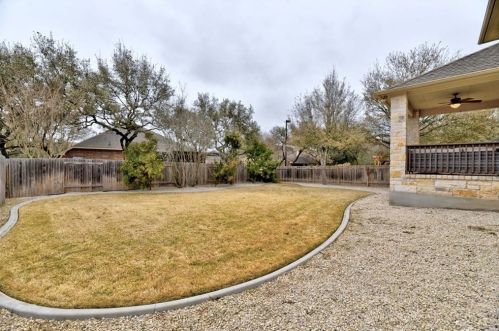 8200 Alophia Dr, Austin TX  78739-1998 exterior