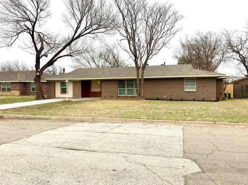 4304 Ken Michael Ct, Fort Worth TX  76180-8260 exterior