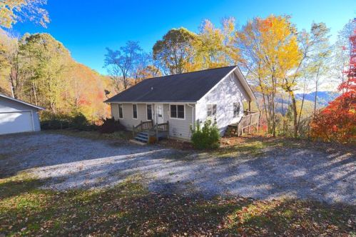 104 Jesika Dr, Clyde, NC 28721-9701