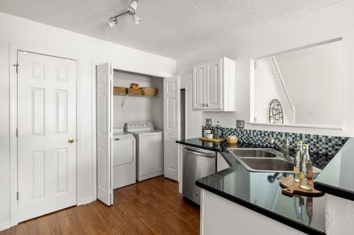2298 Charleston Pointe, Atlanta GA  30316-3025 exterior
