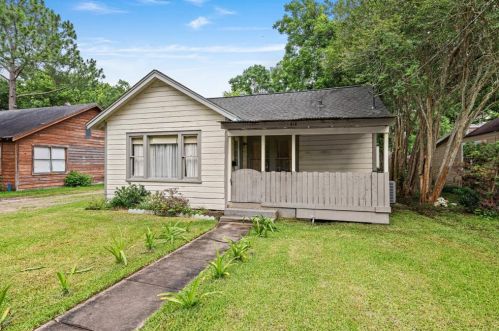 414 Rockisland St, Angleton TX  77515-5719 exterior