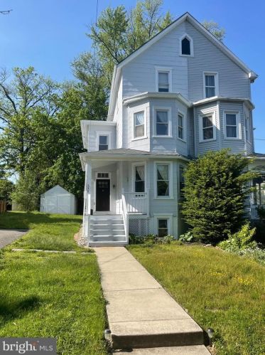 205 Lakeview Ave, Haddonfield NJ  08033-1828 exterior