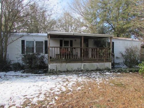 539 Grace Dr, Waycross, GA 31503-8594