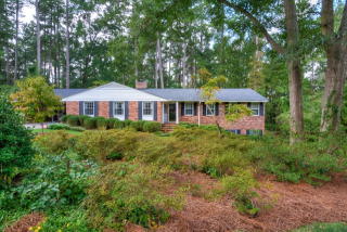 649 Canterbury Dr, Augusta, GA 30909-3311