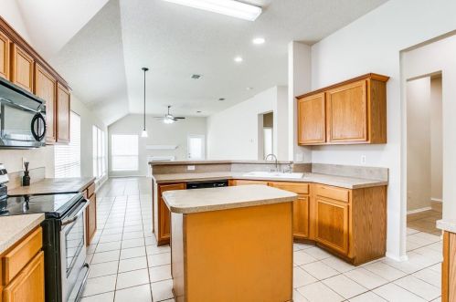 6709 Braeview Dr, Fort Worth TX  76137-6313 exterior