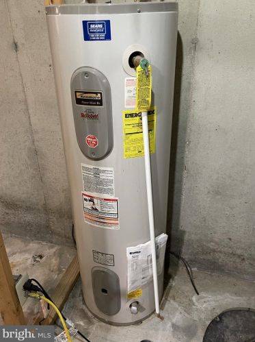 15034 Shamrock Ridge Rd, Silver Spring MD 20906-6107 exterior