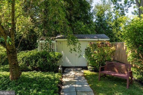 7 Armour Rd, Princeton NJ  08540-3003 exterior