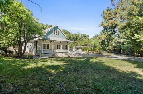 18545 Vina Dr, Los Gatos, CA 95033-9103