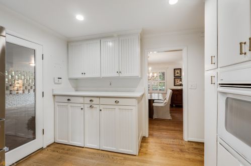 445 Highbrook Dr, Atlanta GA  30342-2316 exterior