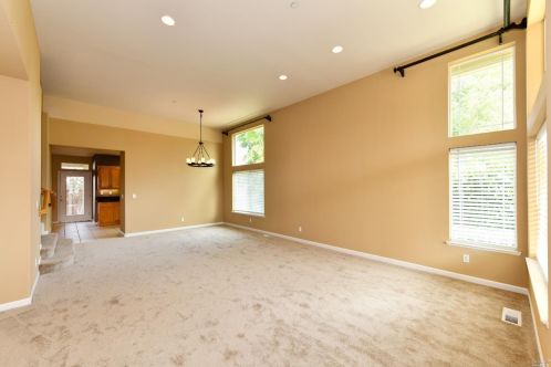 8002 Leno Dr, Windsor, CA 95492-7738