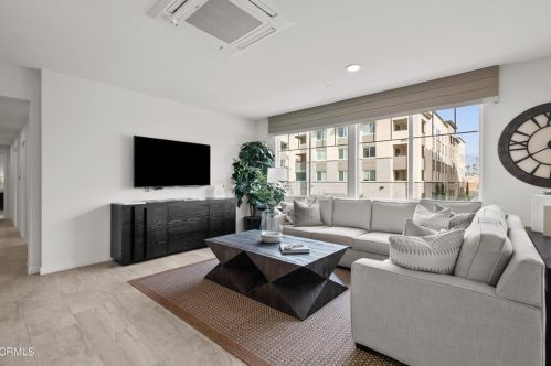 2870 Wagon Wheel Rd, Oxnard, CA 93036-0011