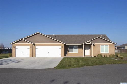 6211 Mercedes Ct, Pasco, WA 99301-2166
