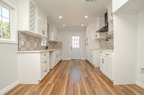511 Allen Ave, Glendale CA  91201-2505 exterior