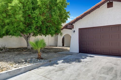 53695 Avenida Vallejo, La Quinta, CA 92253-3553