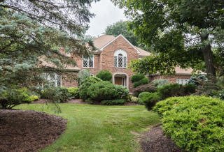3 Manchester Dr, Parsippany, NJ 07834-9627