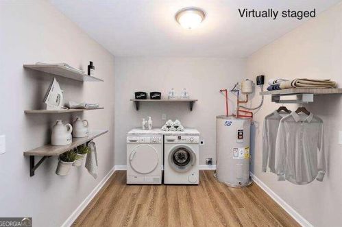 1864 Center Ave, Atlanta GA  30344-4656 exterior