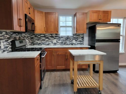 1907 16th St, Austin TX  78702-1217 exterior