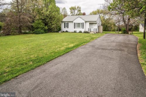 6543 Old Plank Rd, Fredericksburg, VA 22407-6676