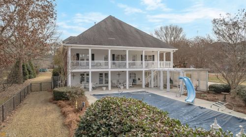 1206 Lancelot Ct, Loganville, GA 30052-4138