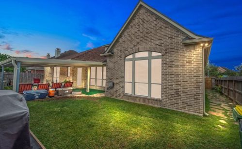 12512 Boulder Creek Dr, Pearland, TX 77584-9734