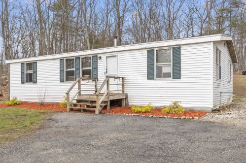 56 Squire Ridge Rd, Hampstead, NH 03841-2133