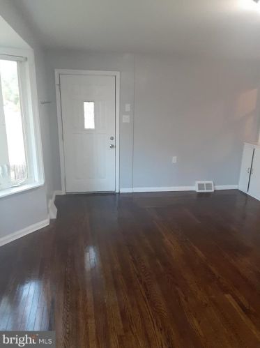 417 Walnut St, Camden NJ  08106-2136 exterior