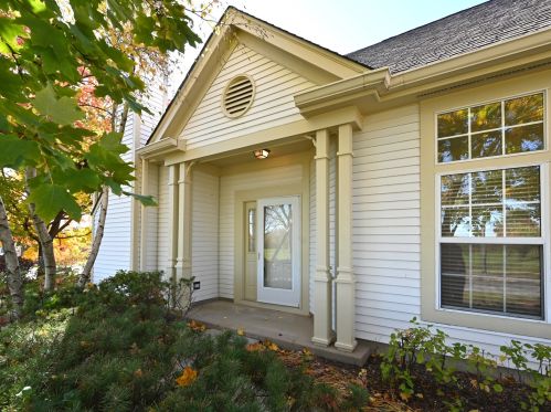 500 Penny Ln, Bull Valley, IL 60014-2708