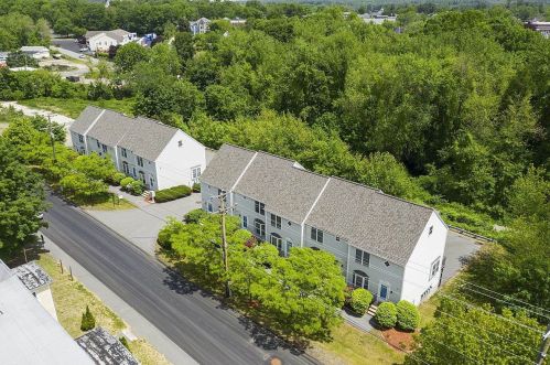 15 Elm St, Derry NH  03038-3203 exterior